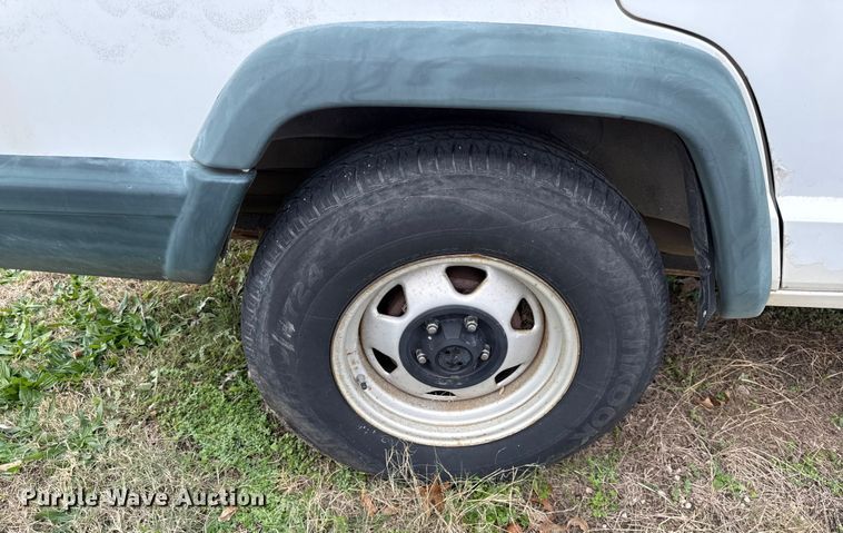 image for item EC4498 1997 Jeep Cherokee SUV