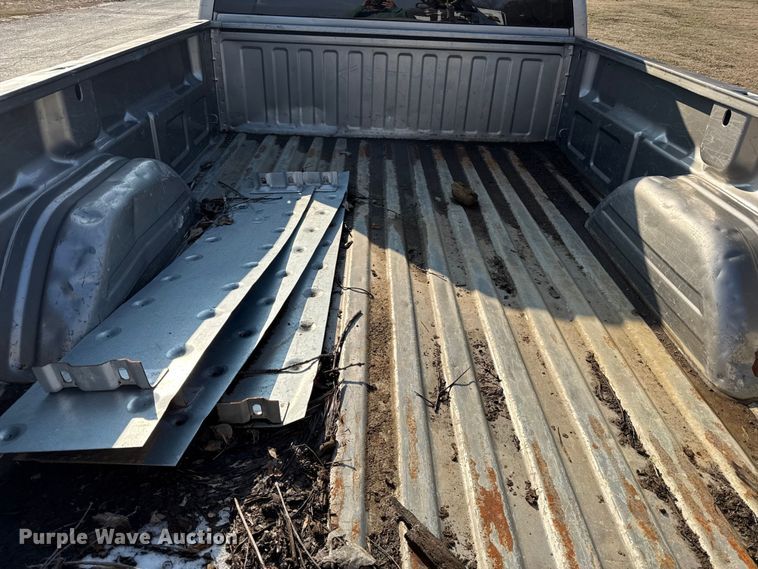 image for item EC4499 2000 Chevrolet Silverado 2500 Ext. Cab pickup truck