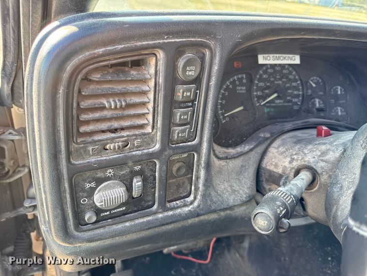 image for item EC4499 2000 Chevrolet Silverado 2500 Ext. Cab pickup truck