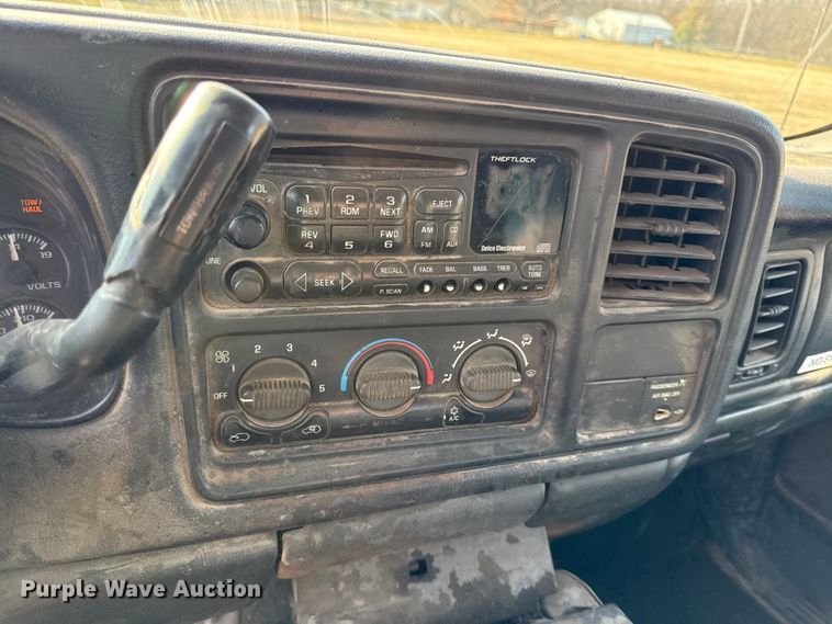 image for item EC4499 2000 Chevrolet Silverado 2500 Ext. Cab pickup truck