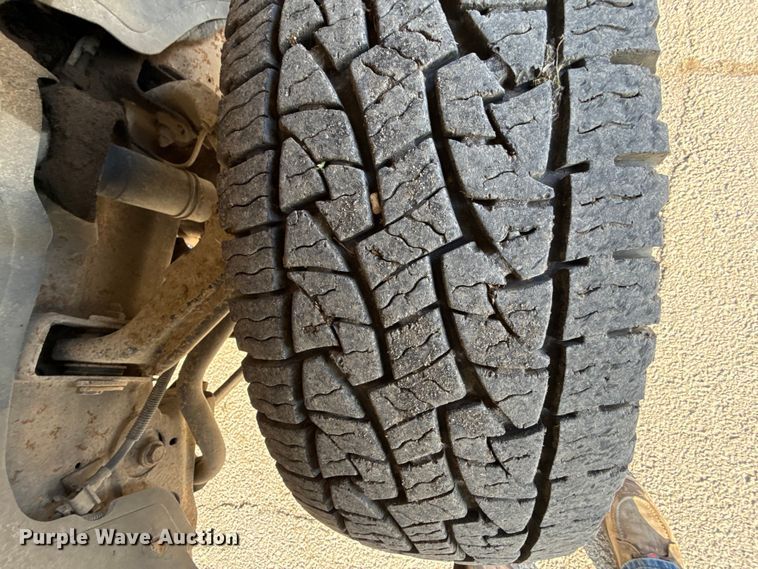 image for item EC4499 2000 Chevrolet Silverado 2500 Ext. Cab pickup truck