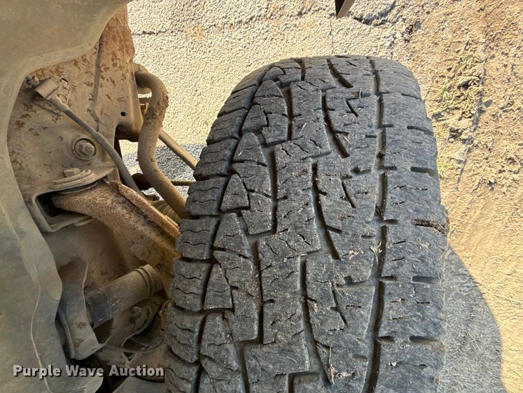 image for item EC4499 2000 Chevrolet Silverado 2500 Ext. Cab pickup truck