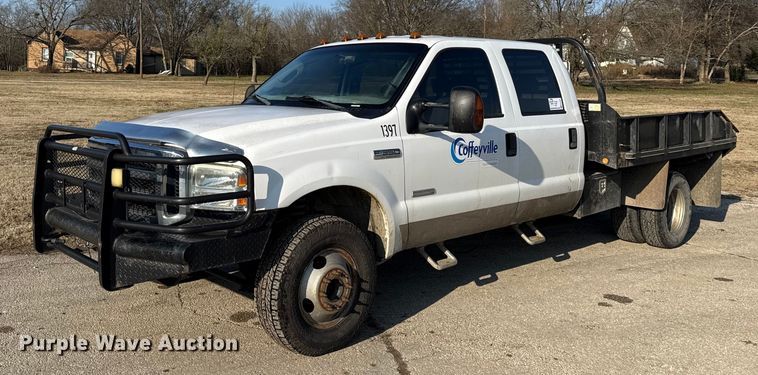 image for item EC4501 2005 Ford F350 Super Duty XL dump flatbed pickup truck