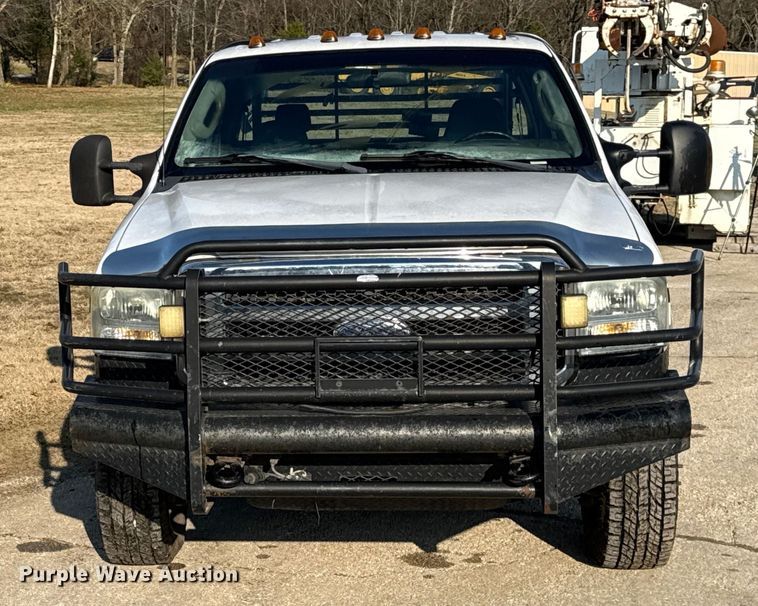 image for item EC4501 2005 Ford F350 Super Duty XL dump flatbed pickup truck