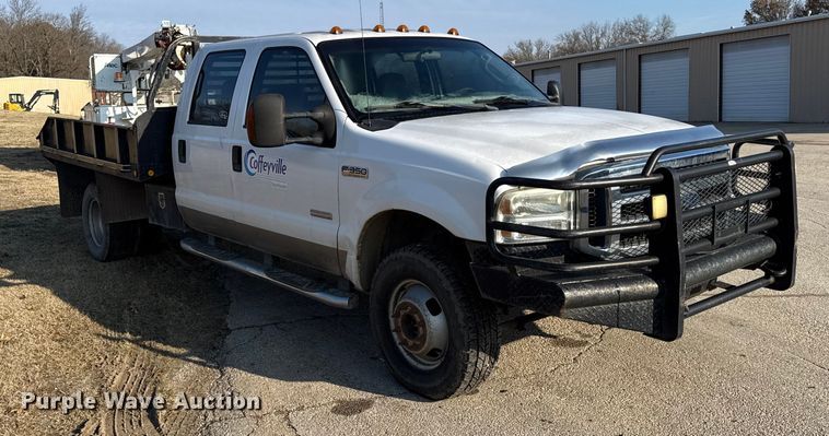 image for item EC4501 2005 Ford F350 Super Duty XL dump flatbed pickup truck