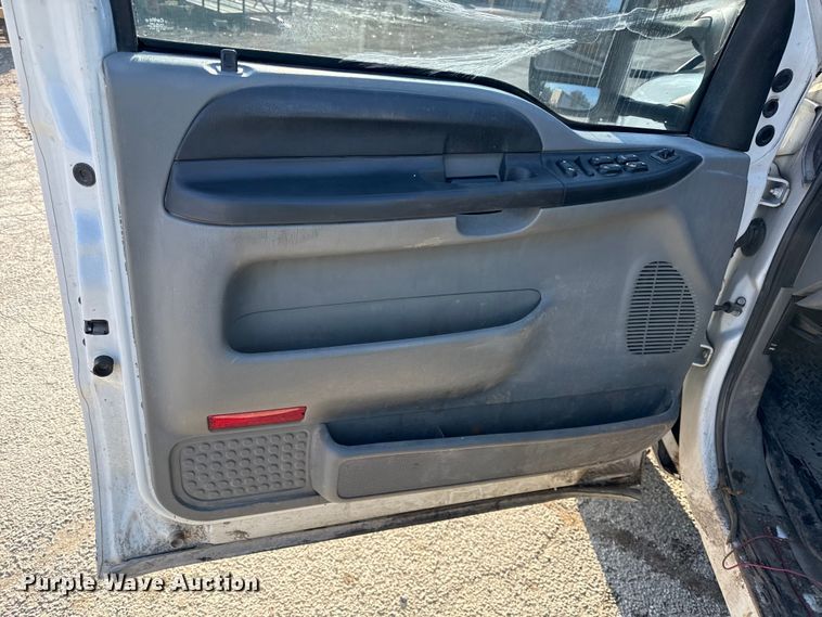 image for item EC4501 2005 Ford F350 Super Duty XL dump flatbed pickup truck