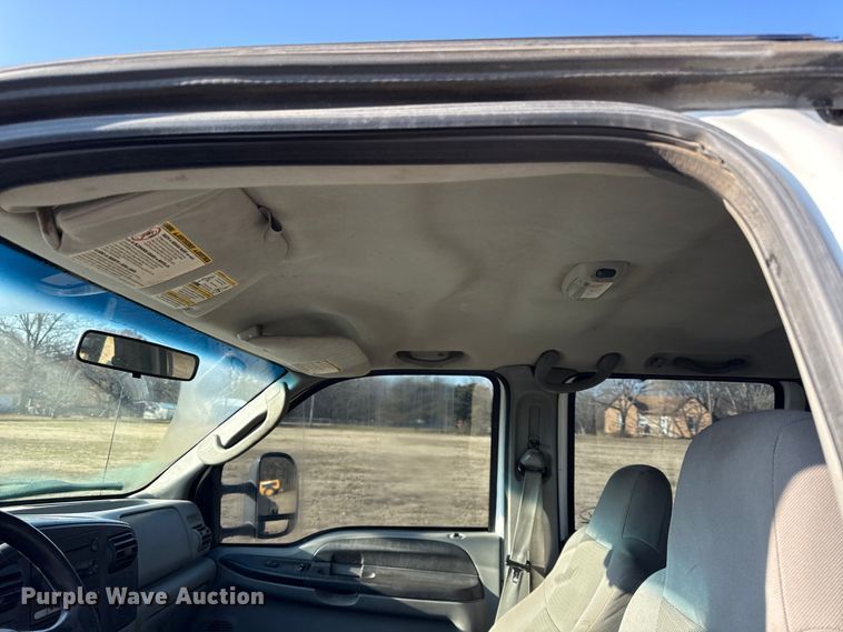 image for item EC4501 2005 Ford F350 Super Duty XL dump flatbed pickup truck