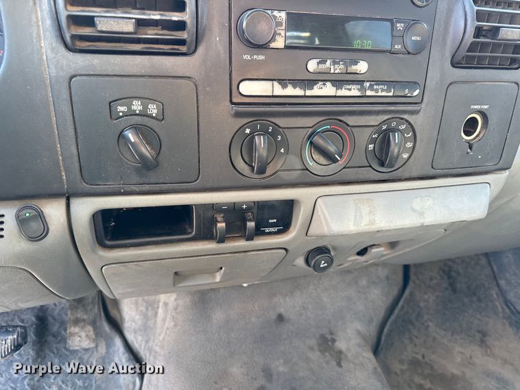 image for item EC4501 2005 Ford F350 Super Duty XL dump flatbed pickup truck