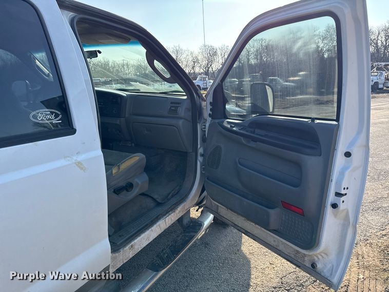 image for item EC4501 2005 Ford F350 Super Duty XL dump flatbed pickup truck