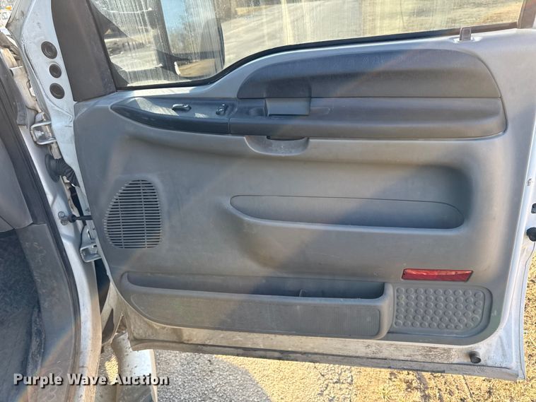 image for item EC4501 2005 Ford F350 Super Duty XL dump flatbed pickup truck