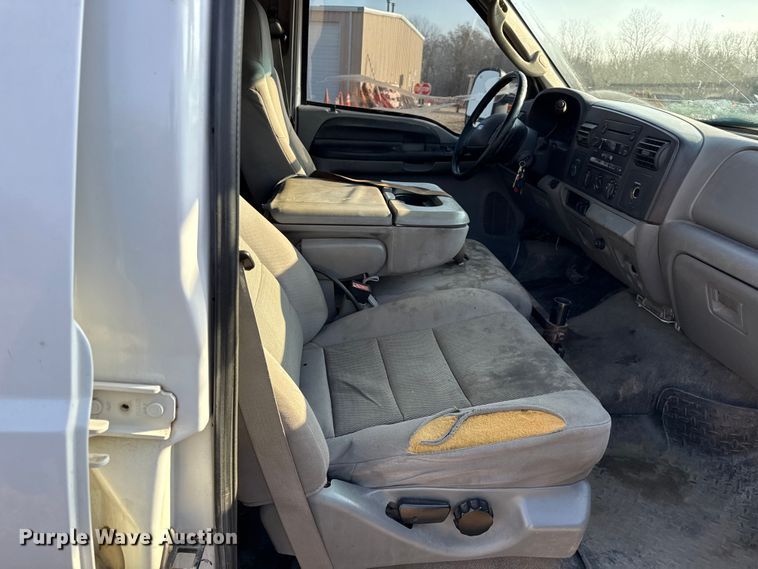 image for item EC4501 2005 Ford F350 Super Duty XL dump flatbed pickup truck