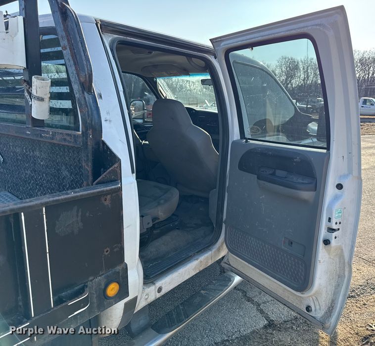 image for item EC4501 2005 Ford F350 Super Duty XL dump flatbed pickup truck