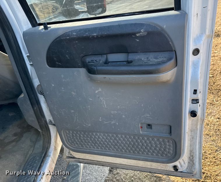 image for item EC4501 2005 Ford F350 Super Duty XL dump flatbed pickup truck