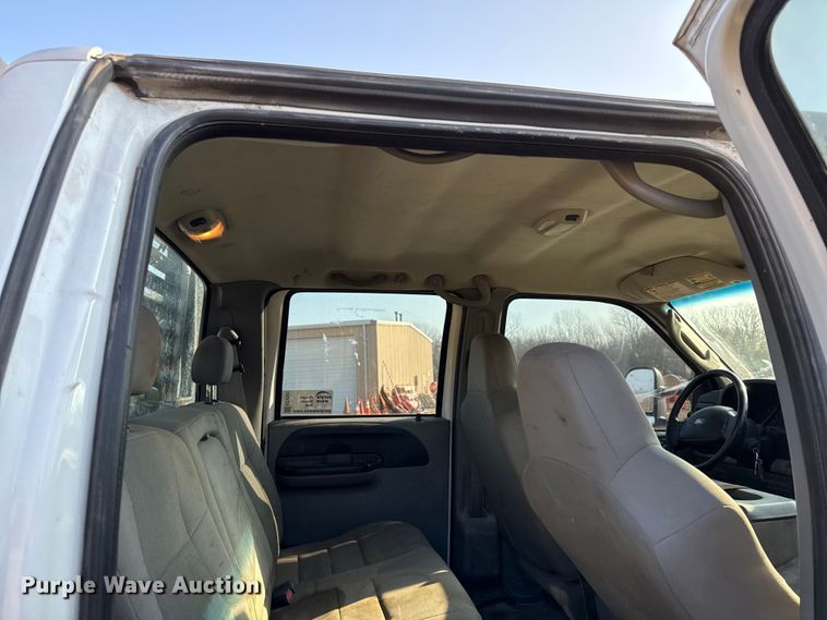 image for item EC4501 2005 Ford F350 Super Duty XL dump flatbed pickup truck