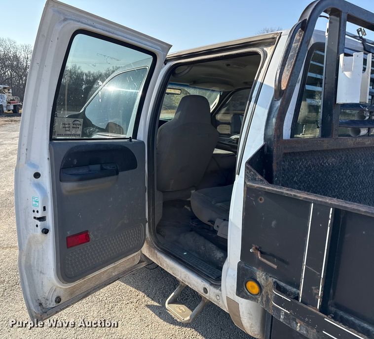 image for item EC4501 2005 Ford F350 Super Duty XL dump flatbed pickup truck