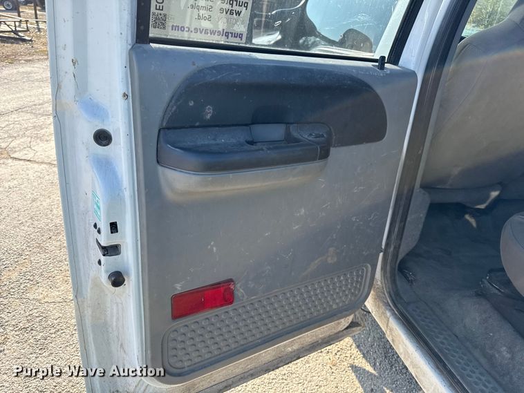 image for item EC4501 2005 Ford F350 Super Duty XL dump flatbed pickup truck