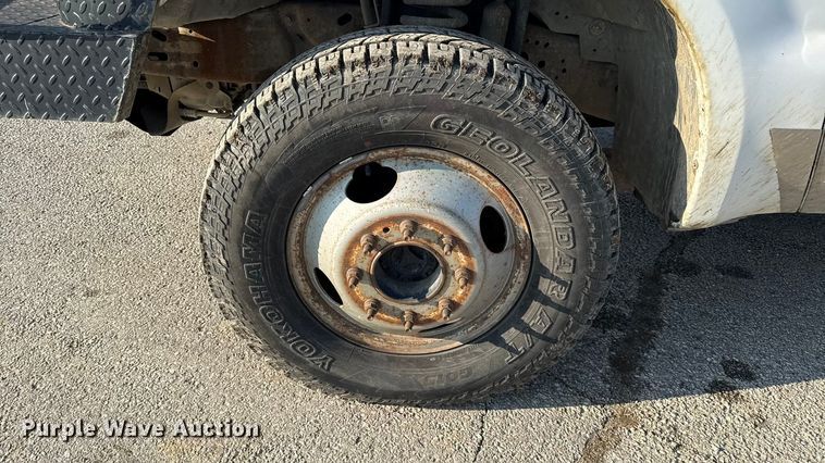 image for item EC4501 2005 Ford F350 Super Duty XL dump flatbed pickup truck