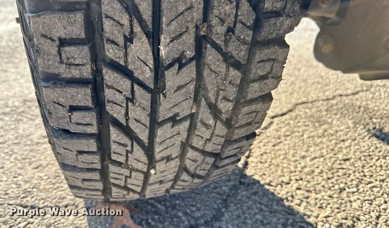 image for item EC4501 2005 Ford F350 Super Duty XL dump flatbed pickup truck