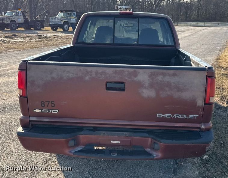 image for item EC4502 1998 Chevrolet S10 Pickup Ext. Cab pickup truck