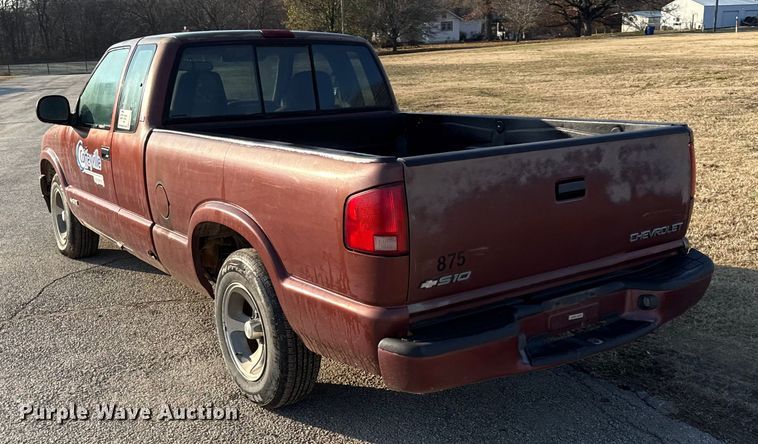 image for item EC4502 1998 Chevrolet S10 Pickup Ext. Cab pickup truck