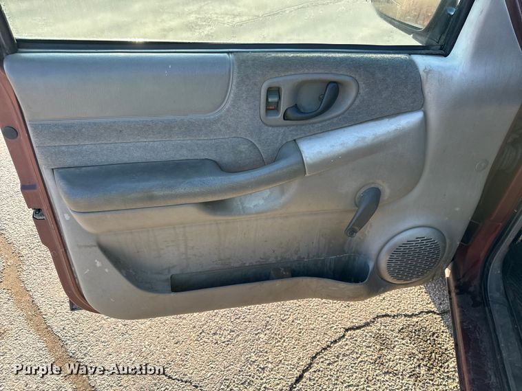 image for item EC4502 1998 Chevrolet S10 Pickup Ext. Cab pickup truck