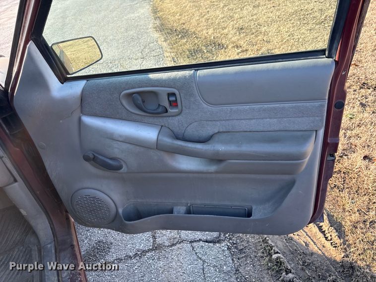 image for item EC4502 1998 Chevrolet S10 Pickup Ext. Cab pickup truck