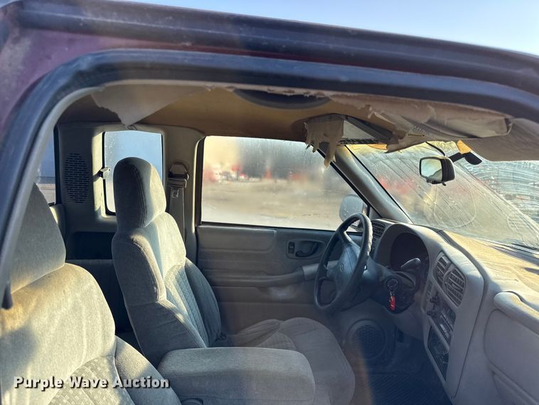 image for item EC4502 1998 Chevrolet S10 Pickup Ext. Cab pickup truck