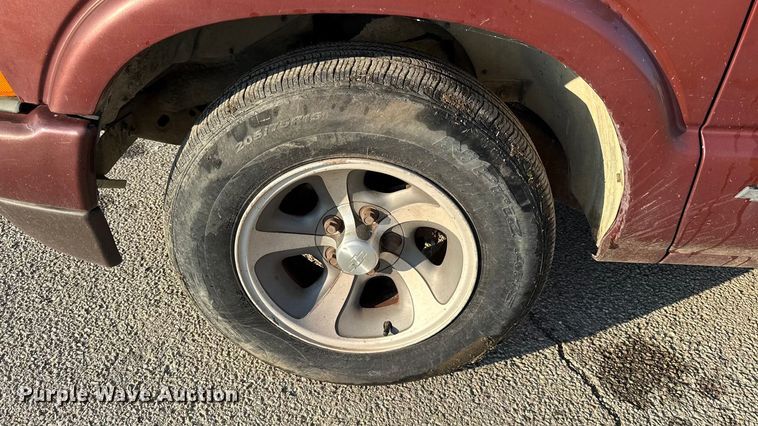 image for item EC4502 1998 Chevrolet S10 Pickup Ext. Cab pickup truck