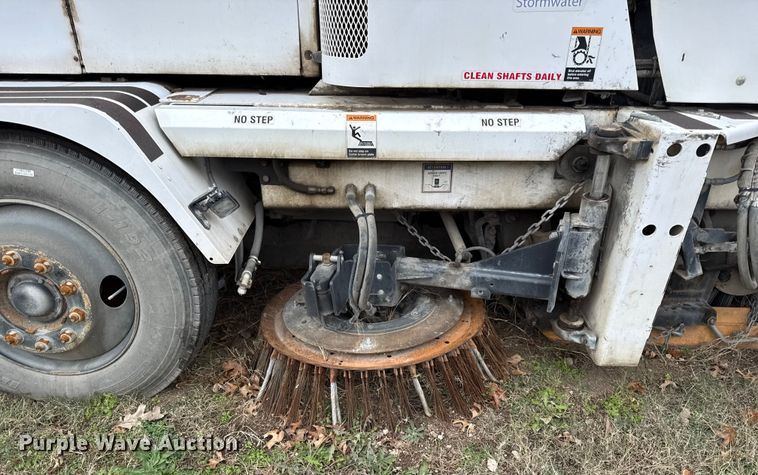 image for item EC4504 2009 Allianz Johnston Sweeper street sweeper truck