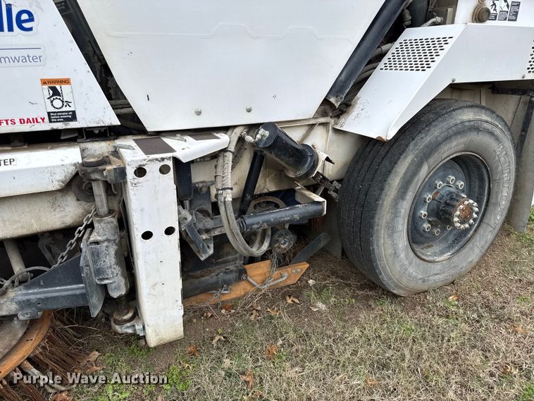 image for item EC4504 2009 Allianz Johnston Sweeper street sweeper truck