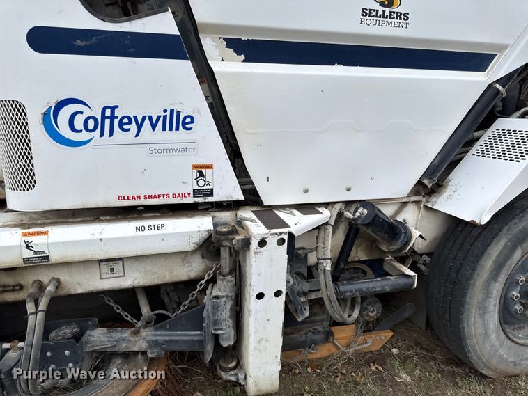 image for item EC4504 2009 Allianz Johnston Sweeper street sweeper truck