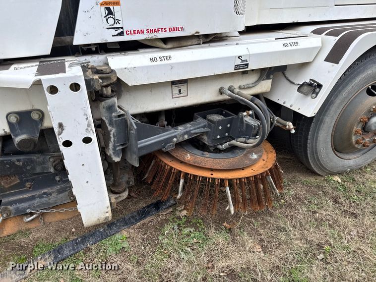 image for item EC4504 2009 Allianz Johnston Sweeper street sweeper truck