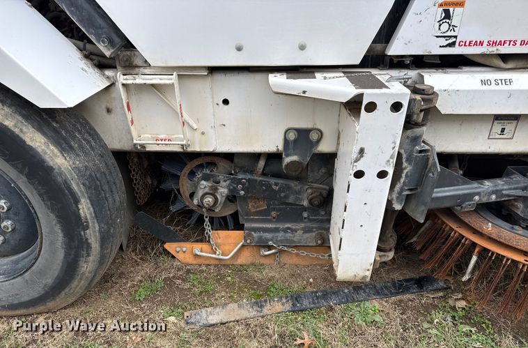 image for item EC4504 2009 Allianz Johnston Sweeper street sweeper truck