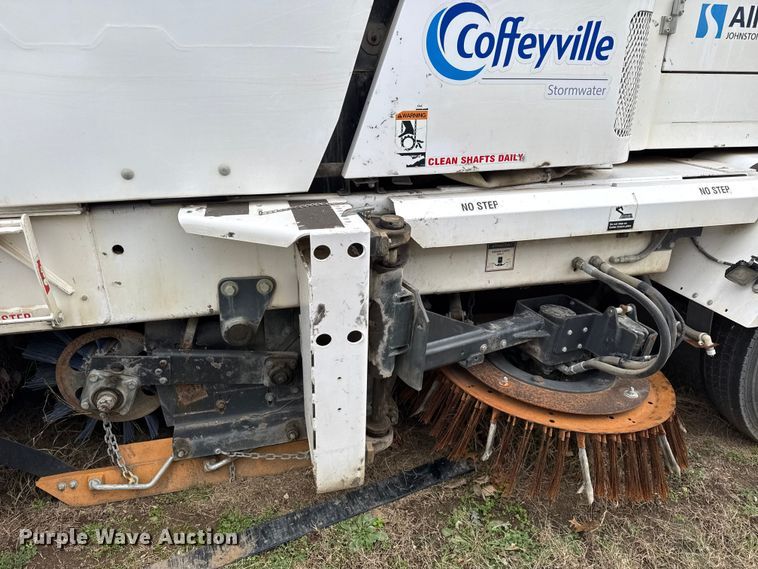 image for item EC4504 2009 Allianz Johnston Sweeper street sweeper truck