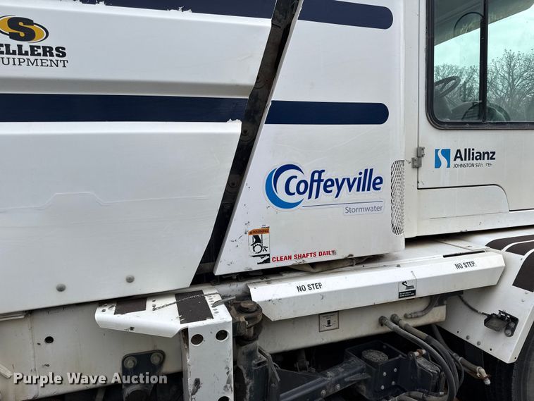 image for item EC4504 2009 Allianz Johnston Sweeper street sweeper truck