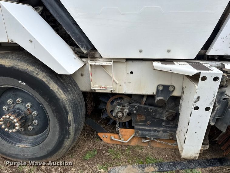 image for item EC4504 2009 Allianz Johnston Sweeper street sweeper truck