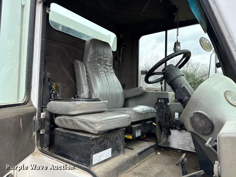 image for item EC4504 2009 Allianz Johnston Sweeper street sweeper truck