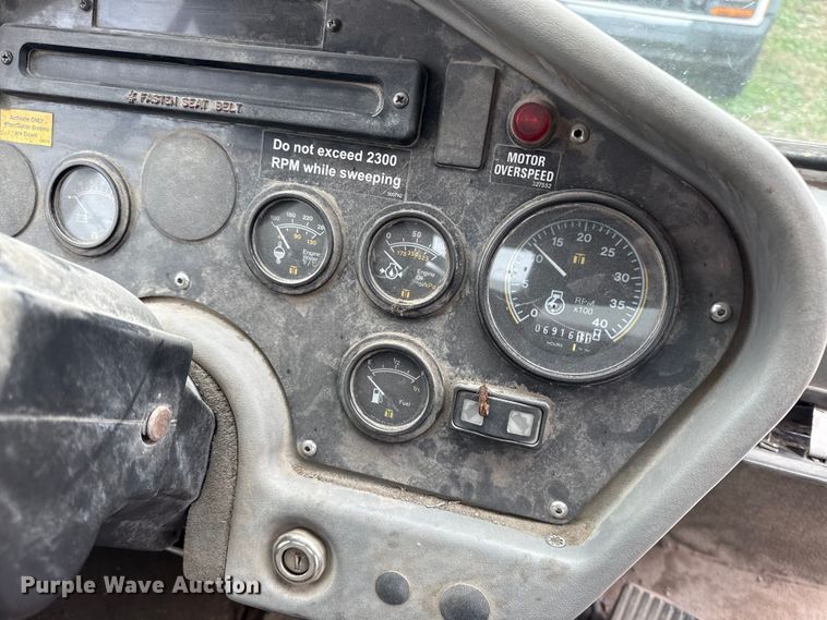 image for item EC4504 2009 Allianz Johnston Sweeper street sweeper truck