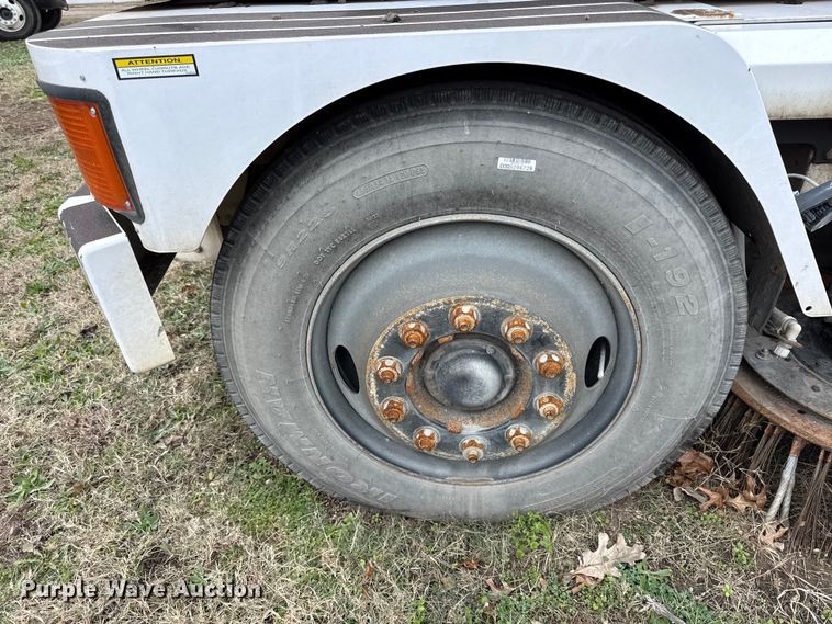 image for item EC4504 2009 Allianz Johnston Sweeper street sweeper truck