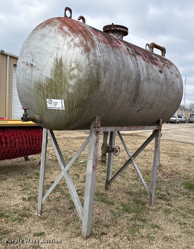 image for item EC4509 (2) Tanks