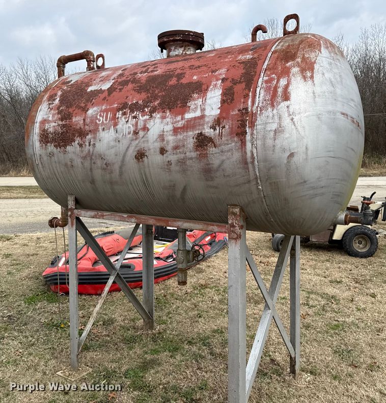 image for item EC4509 (2) Tanks