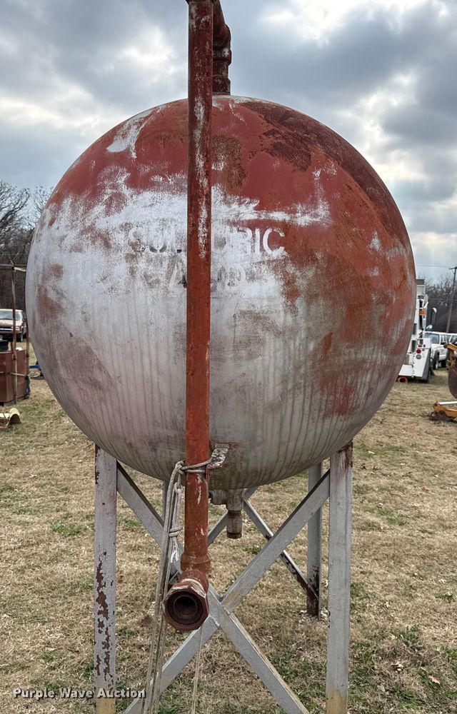 image for item EC4509 (2) Tanks