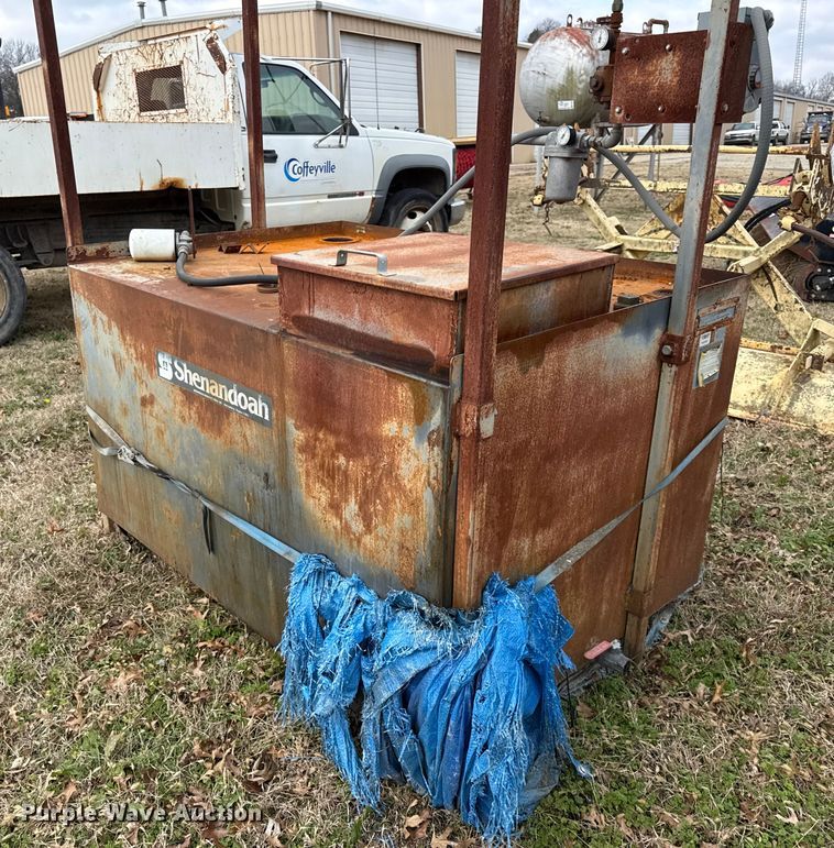 image for item EC4509 (2) Tanks