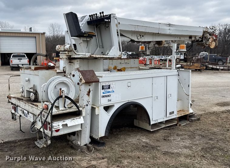 image for item EC4515 1993 Altec digger derrick bed