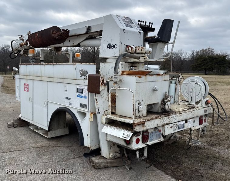 image for item EC4515 1993 Altec digger derrick bed