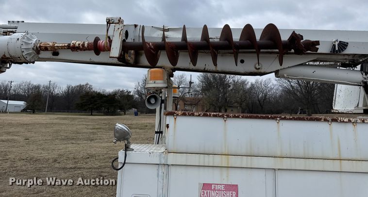 image for item EC4515 1993 Altec digger derrick bed