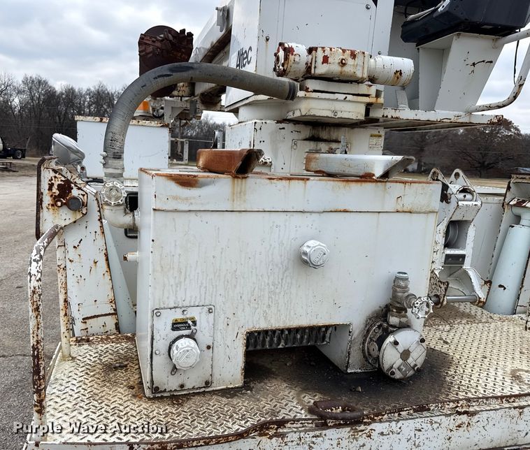 image for item EC4515 1993 Altec digger derrick bed