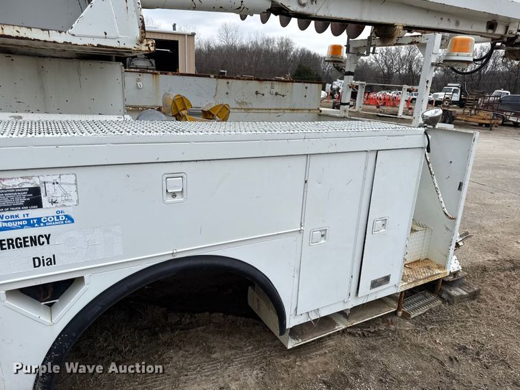 image for item EC4515 1993 Altec digger derrick bed
