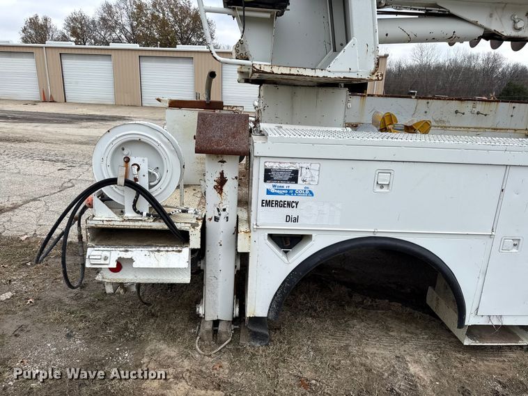 image for item EC4515 1993 Altec digger derrick bed