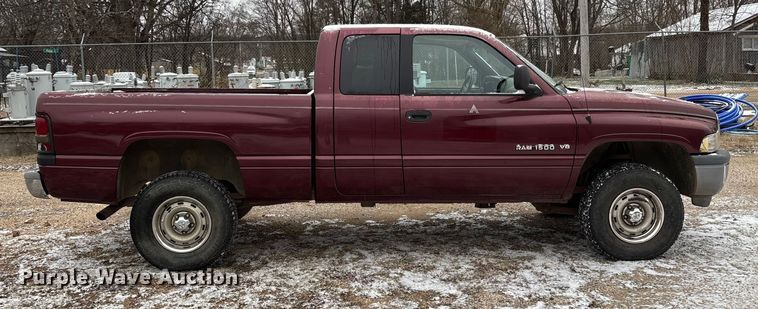 image for item ED2421 2001 Dodge Ram 1500 Ext. Cab pickup truck